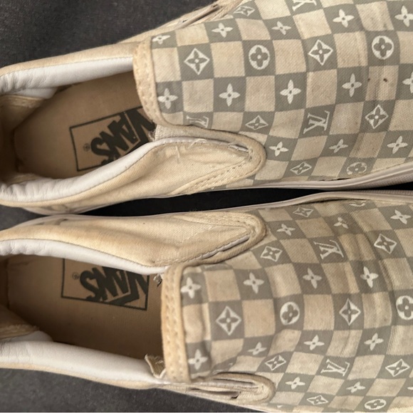 Vans - Picture 3 of 6